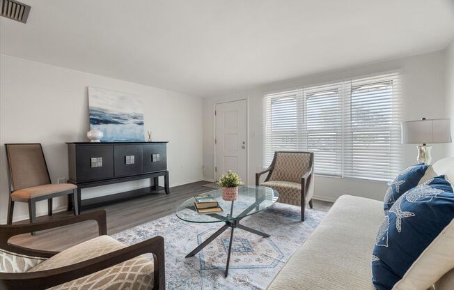 Beautifully Renovated 2BR/2BA Villa with Carport in Venice, FL – Close to Beach & Shopping!