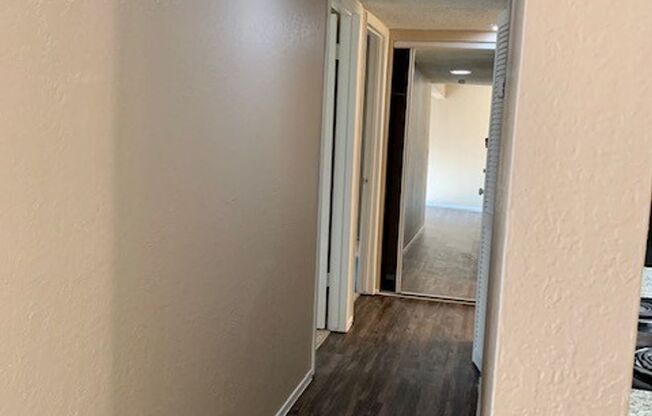 2 beds, 1 bath, 861 sqft, $1,725, Unit 121
