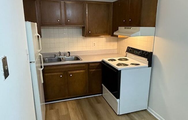 S. Amherst Apartments 1