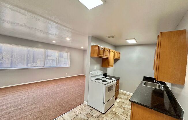 1 bed, 1 bath, 600 sqft, $1,650, Unit T211