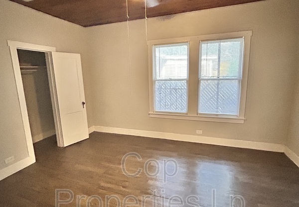 1211 HAMMOND AVE