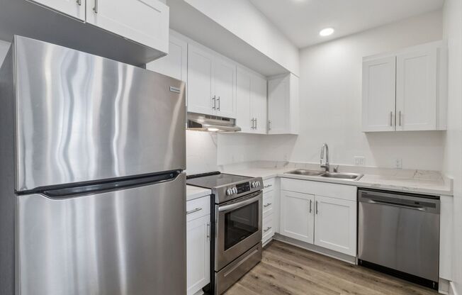2 beds, 2 baths, 805 sqft, $2,795, Unit 4102