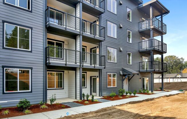 1 bed, 1 bath, 647 sqft, $1,660, Unit 216