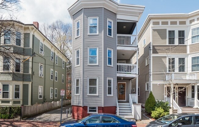 17 ATHENS ST