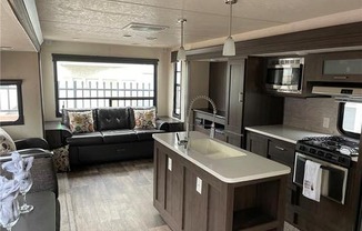793 E 47 ST