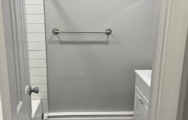 1 bed, 1 bath, 600 sqft, $1,525, Unit B - 28