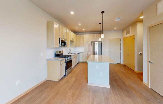 1 bed, 1 bath, 816 sqft, $1,855, Unit #520