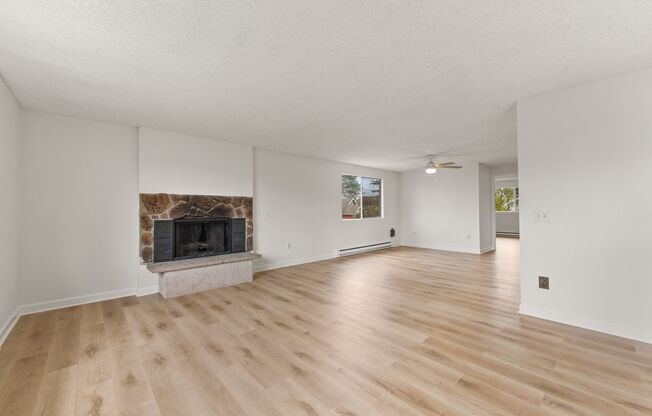 Charming 4 Bedroom 2 Bath single family house in Columbia City