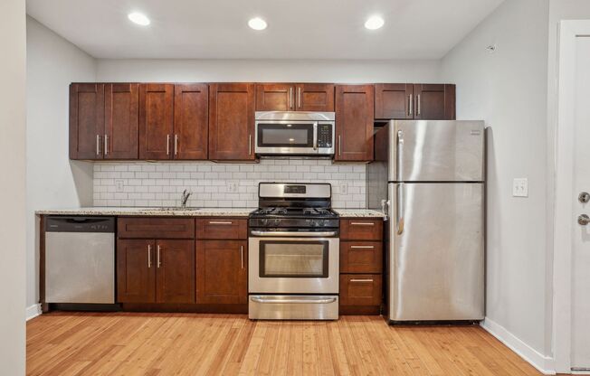 3044 Richmond Street