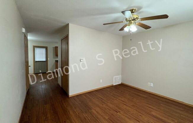 2 beds, 1.5 baths, $750, Unit 311