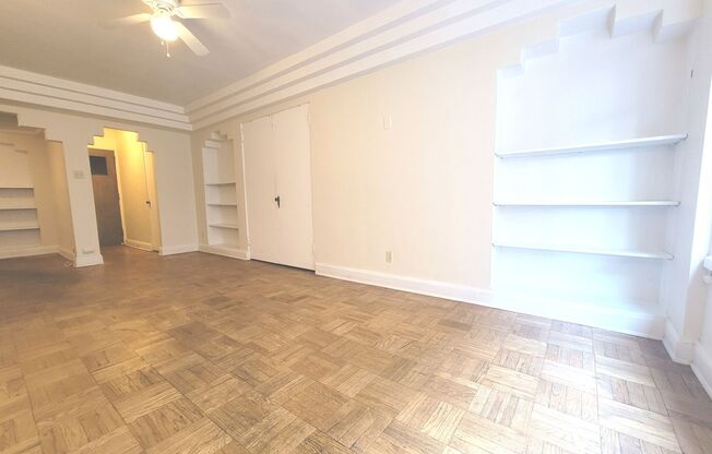 1 bed, 1 bath, $1,075, Unit 307
