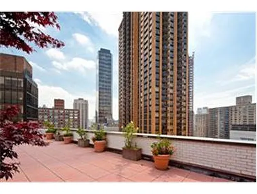 Studio, 1 bath, $3,995, Unit 2020