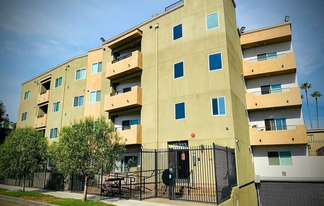 Yaya Cabrito Apartments