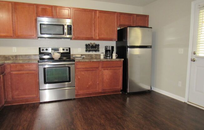 2 beds, 1.5 baths, $1,195