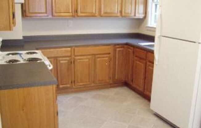 Cute One Level House with Eat-In Kitchen
