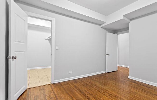 2 beds, 1 bath, 696 sqft, $2,100, Unit 7445-211