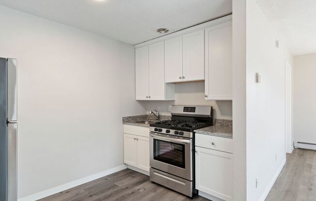 Studio, 1 bath, 350 sqft, $1,087, Unit 19