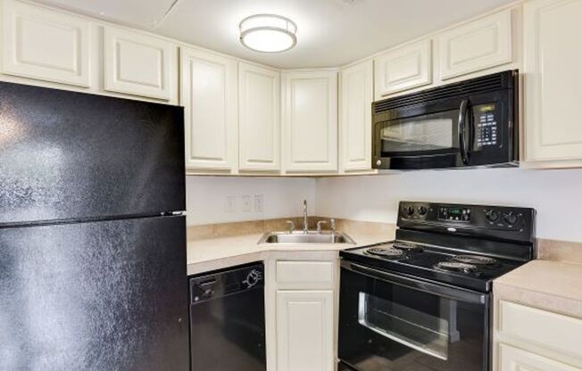 Studio, 1 bath, 510 sqft, $1,275, Unit 230