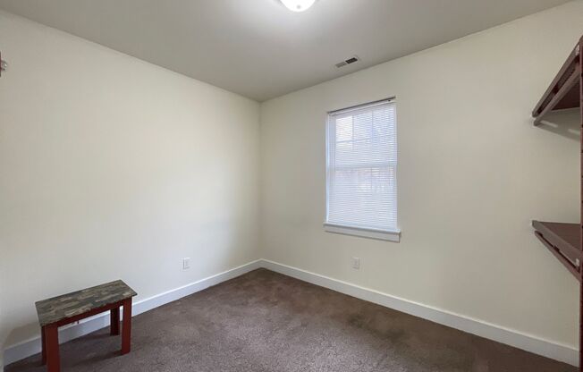 3 beds, 3 baths, $1,750, Unit Unit 22