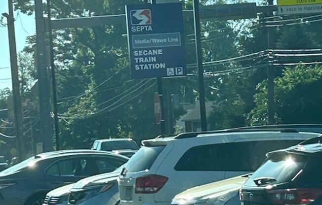 1 bed, 1 bath, 734 sqft, $1,425, Unit K03