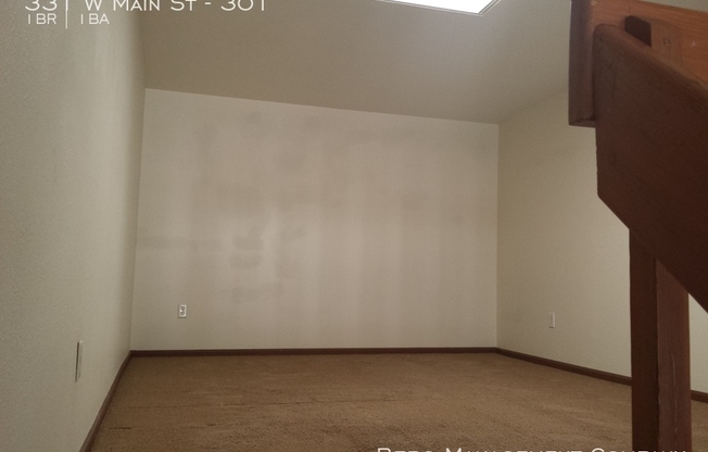331 W MAIN ST