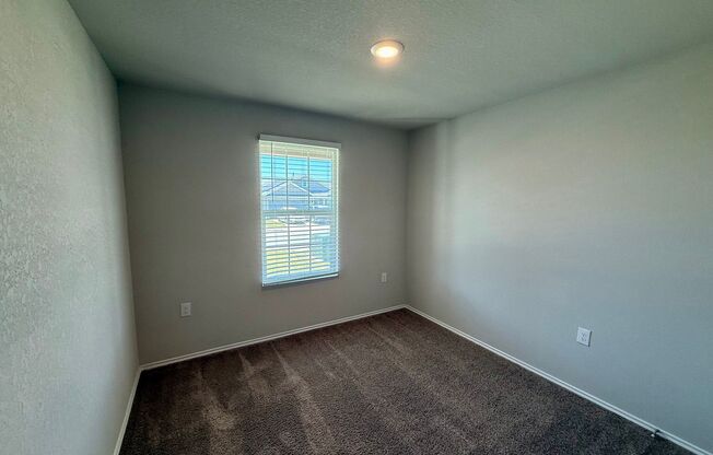 Beautiful home right next to Mission del Lago Golf Course!