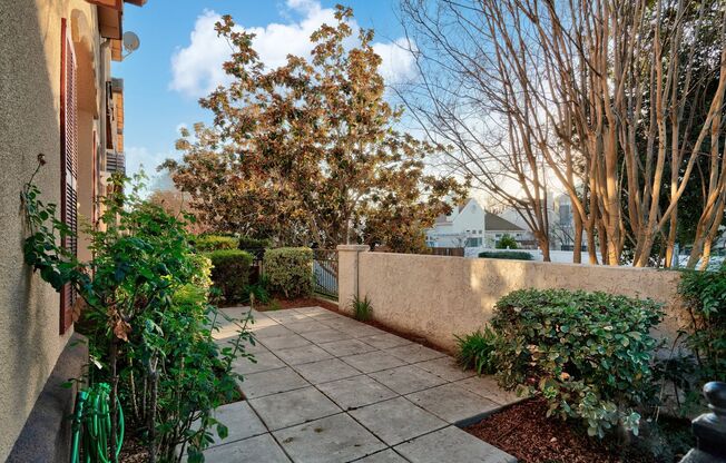 UPGRADED TOWNHOME OFFERS UTMOST CONVENIENCE