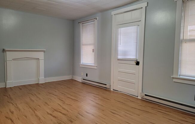 2 beds, 1 bath, $950