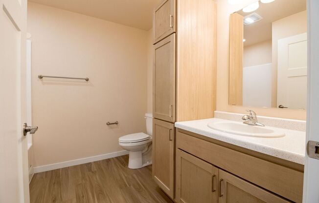 1 bed, 1 bath, 653 sqft, $1,274, Unit EC 4225-14