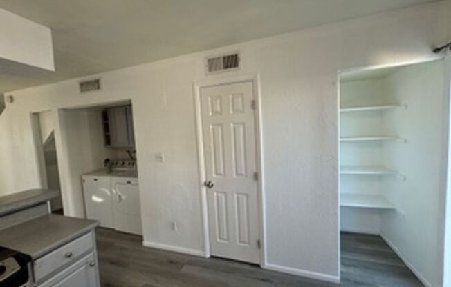 2 beds, 1.5 baths, $1,400, Unit Unit 1