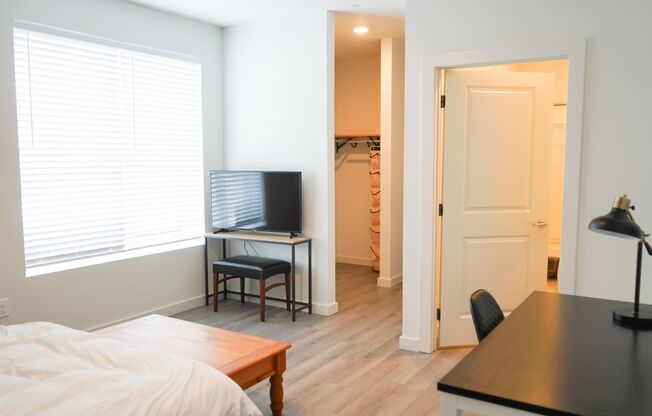 1 bed, 1 bath, 715 sqft, $1,295, Unit 102