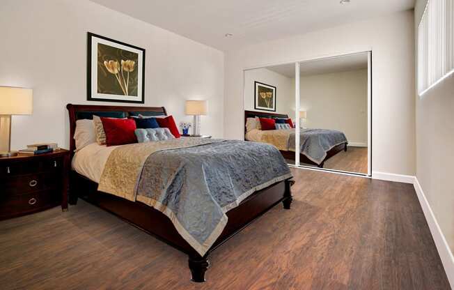 Bedroom_Twin Palms_North Hollywood Apartment