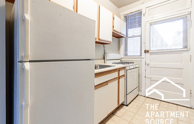 620.5 W. Barry, Unit 2S