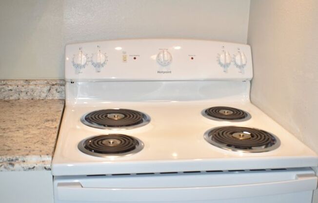 2 beds, 1 bath, 775 sqft, $1,395, Unit 450-8