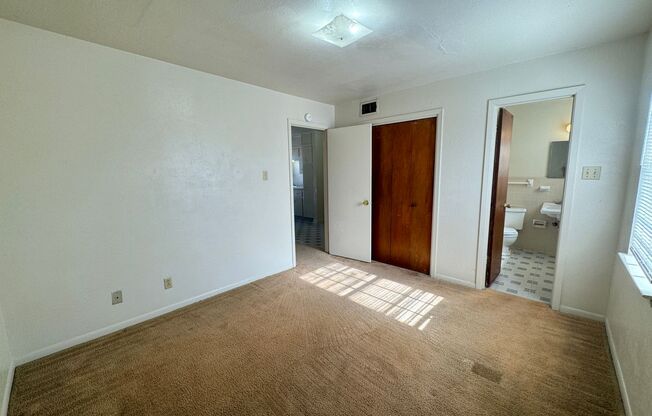 1 bed, 1 bath, $500, Unit Apt 10