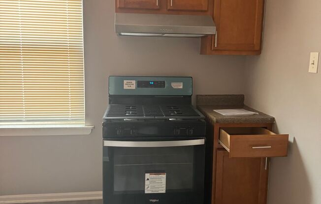 2 beds, 1 bath, $1,679