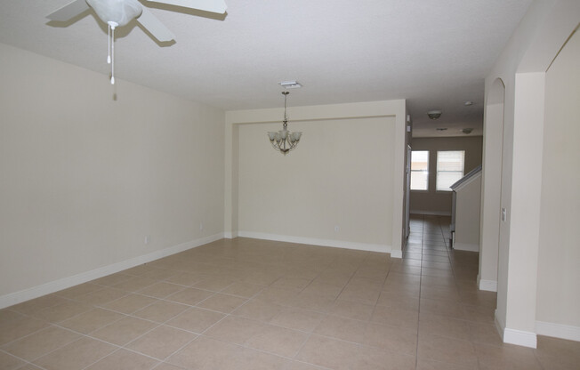 3 beds, 2.5 baths, $2,700, Unit Orange