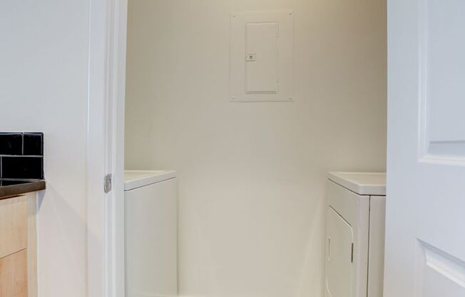 2 beds, 2 baths, $3,295
