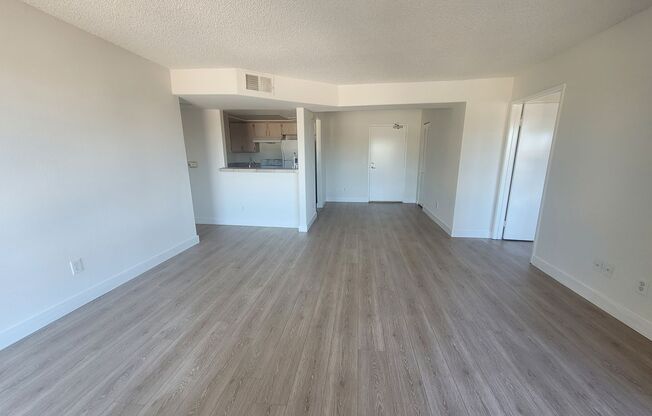 2 beds, 2 baths, $2,395, Unit 307