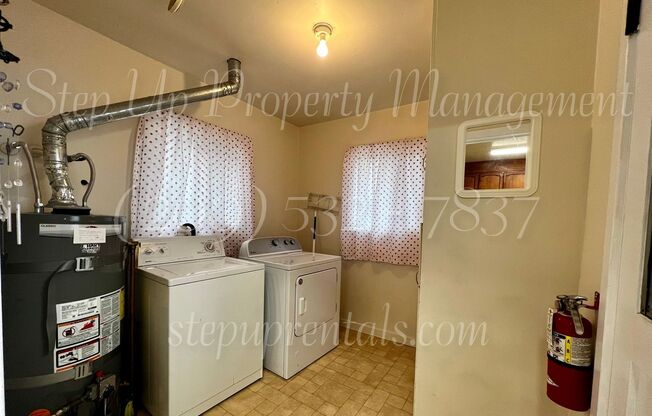 3 beds, 1.5 baths, 1,400 sqft, $2,050, Unit 92