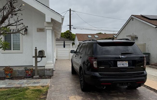 Furnished House Including All Utilities, Internet & Security System Now Available!