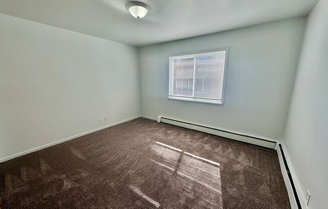 2 beds, 1 bath, $1,295, Unit 10