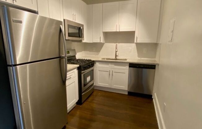 1 bed, 1 bath, 475 sqft, $1,670, Unit 800-04