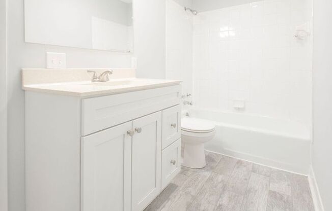 1 bed, 1 bath, 700 sqft, $1,240, Unit 116