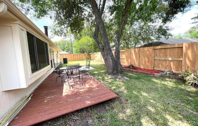 4007 LOTUS DR
