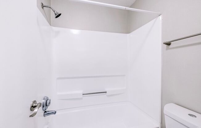 2 beds, 2 baths, 1,000 sqft, $1,450, Unit 2041