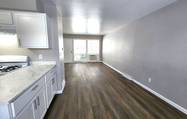 DKR - 7701-07 W Thurston Ave