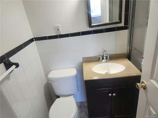 3 beds, 2 baths, 864 sqft, $3,464, Unit 1