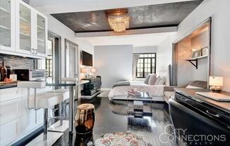 5 TUDOR CITY PL