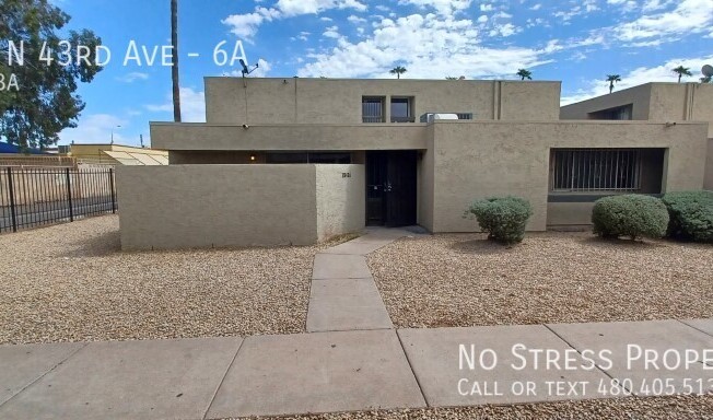 2642 N 43 AVE